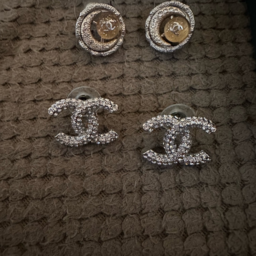 Bundle of Chanel Earring - Picture 4 of 7